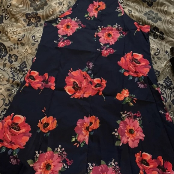 Floral halter dress - Picture 4 of 9
